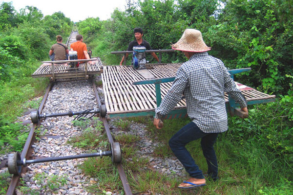 قطار البامبو الخشبي، كمبوديا 