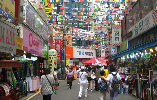 أحد أسواق سيؤول، كوريا الجنوبية