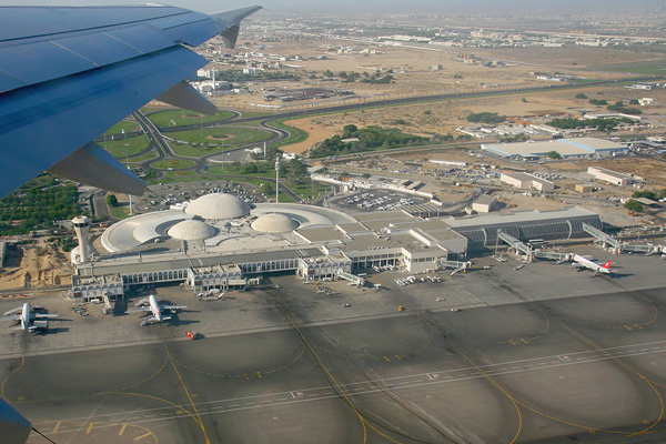 صورة من أعلى لمطار الشارقة الدولي 