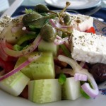 سلطة يونانية يقدمها مطعم "أكوا إي سول"