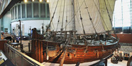 سفينة "جوهرة مسقط" في متحف الحياة البحرية والأكواريوم، منتجع "ريزورتس وورلد سنتوسا"، سنغافورة