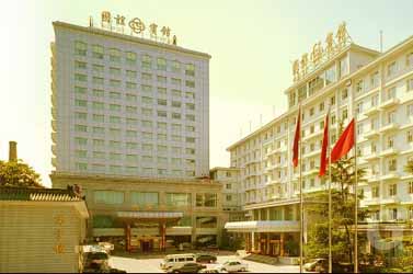 فندق قويي Guoyi Hotel يرتفع شامخًا في قبل العاصمة الصينية بكين