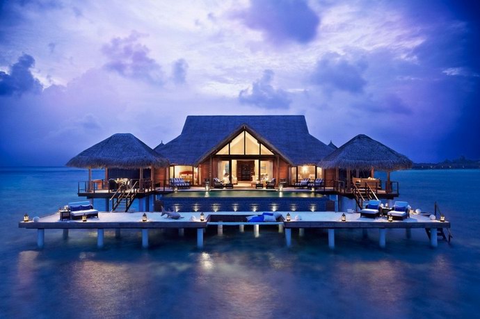 أكواخ منتجع تاج إكزوتيكا على أكبر بحيرات المالديف