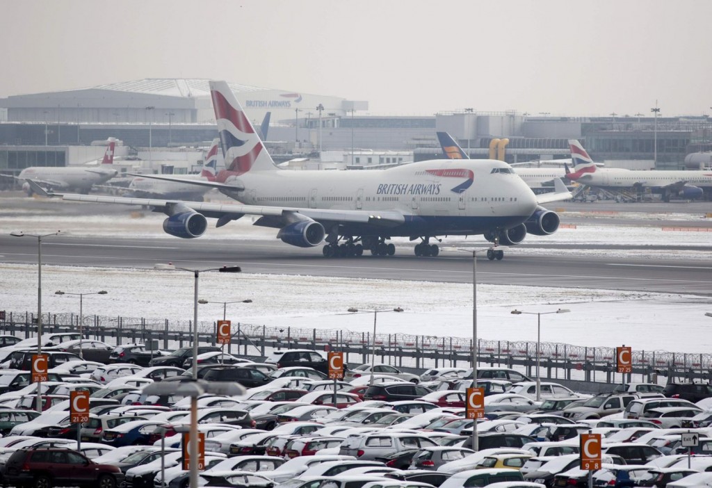 Хитроу зимой. British Airways зимой. Аэропорт Хитроу снег. Погода в Лондон Хитроу сегодня.