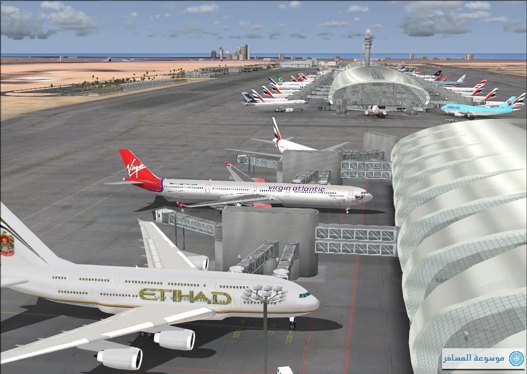 Air_freight_at_airport_Dubai