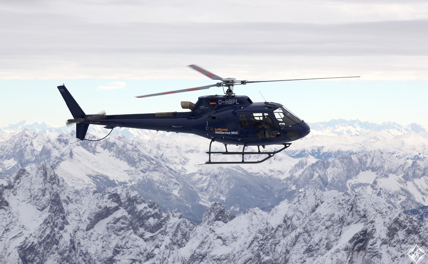 Helicopter service for Lufthansa خدمة لوفتهانزا طائرات هيليكوبتر