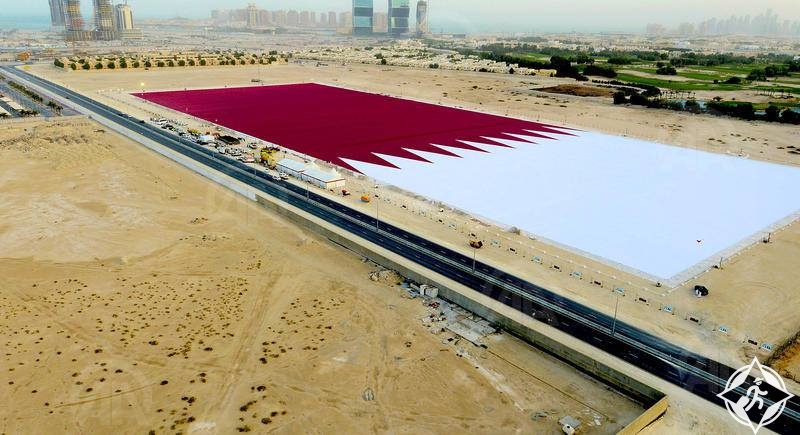 علم قطر من الرمال