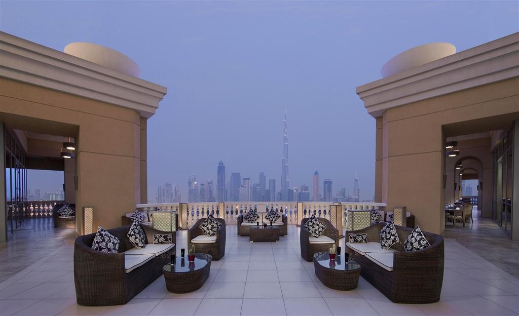 Mall of the emirates в дубае. Эмирейтс Молл Дубай Дубай. Sheraton Dubai Mall of the Emirates 5*. Пульман Дубай.