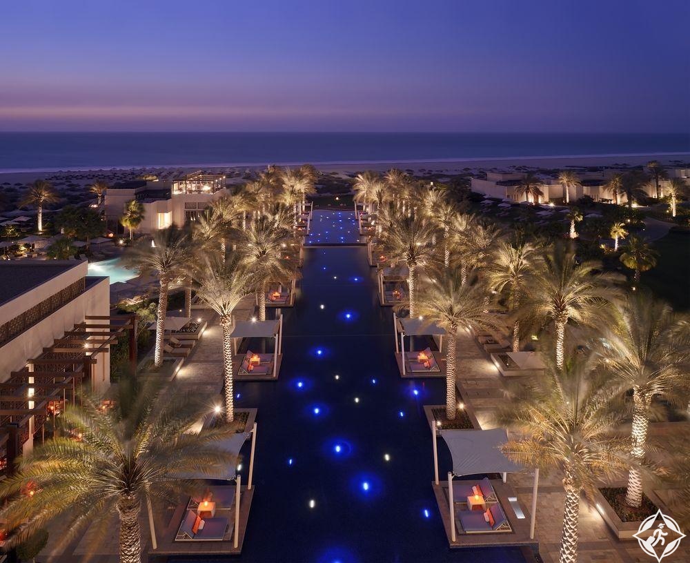 موسوعة المسافر 8 من أفضل فنادق أبوظبي للعرسان أجواء رومانسية وخدمة فاخرة