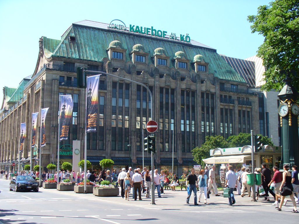 ألمانيا-دوسلدورف-شارع كونيجسالي-أشهر شارع تسوق في مدينة دوسلدورف 7