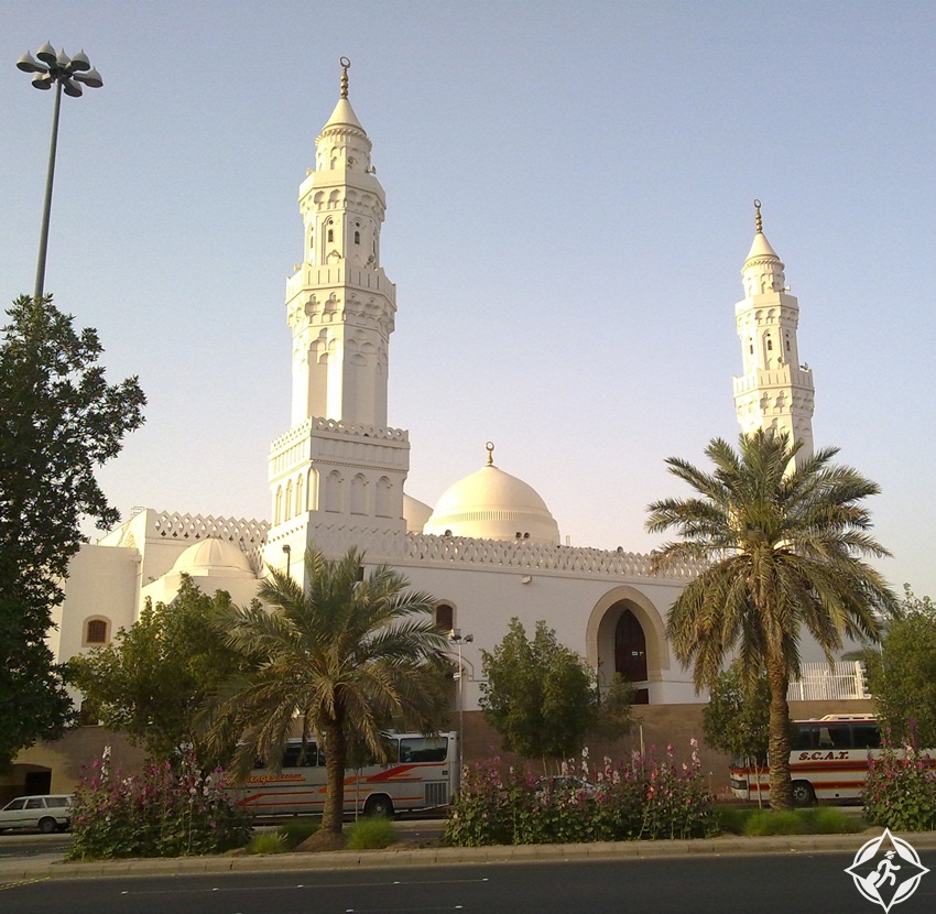 جولة حول أهم معالم المدينة المنورة مسجد-القبلتين