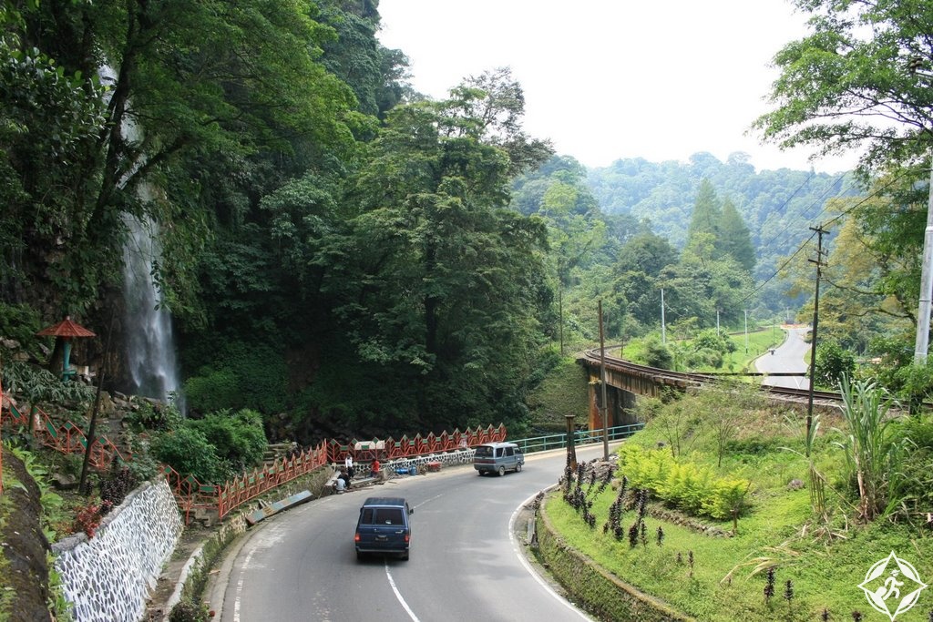 2.-Anai-Valley-Waterfall.jpg